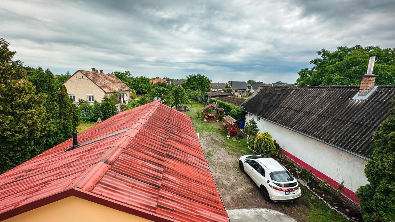Napfeny Vendeghaz Hotel Győr Buitenkant foto